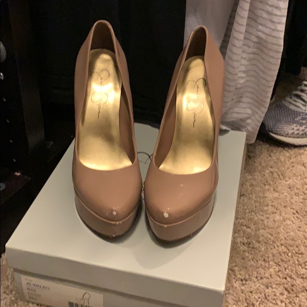 Jessica Simpson nude stiletto heels